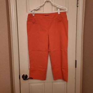 Size 12 Zac&Rachel melon colored crops